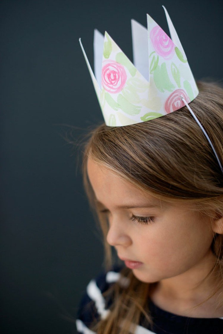 koruna-drotár-papier-ruža-akvarelová-farba-ružovo-zelená