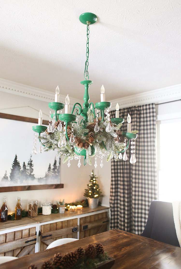 lustrová dekorácia vianočné jedľové zelené šišky