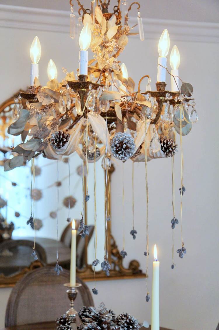 lustrová dekorácia vianočný biely kužeľ vinobranie