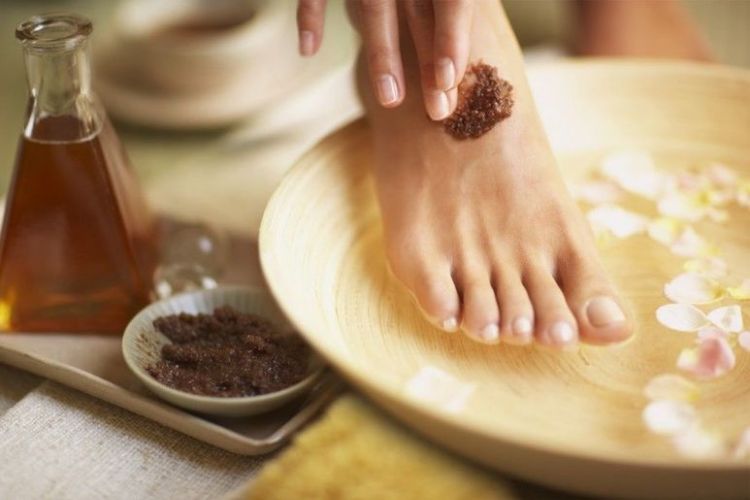 urobte si peeling na telo, samozrejme, domáce domáce recepty nápady pre starostlivosť o pleť