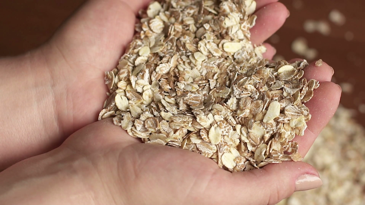 vyrobte si vlastné telo peeling prírodne domáca domáca recepty recepty nápady návrhy tipy starostlivosť o pleť ovsené vločky