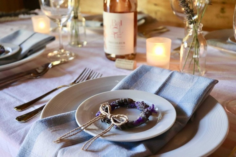 Pokyny konečný výsledok nápadov na rustikálnu dekoráciu stola