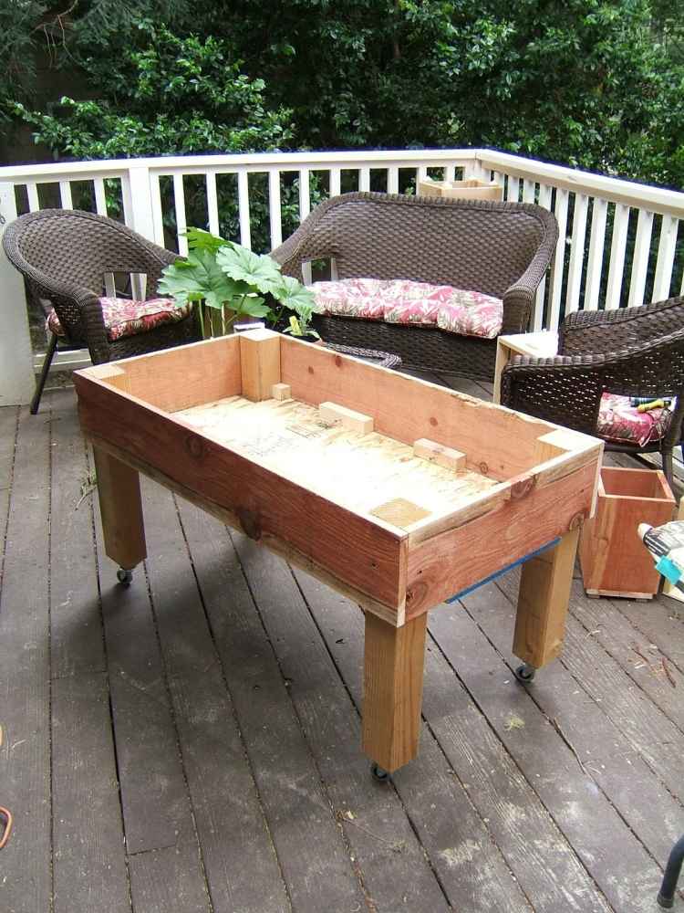 Plevel-vyvýšené-lôžko-vytvorte-si-zostavíte-návod-drevená-záhradná-stavebná-rolka