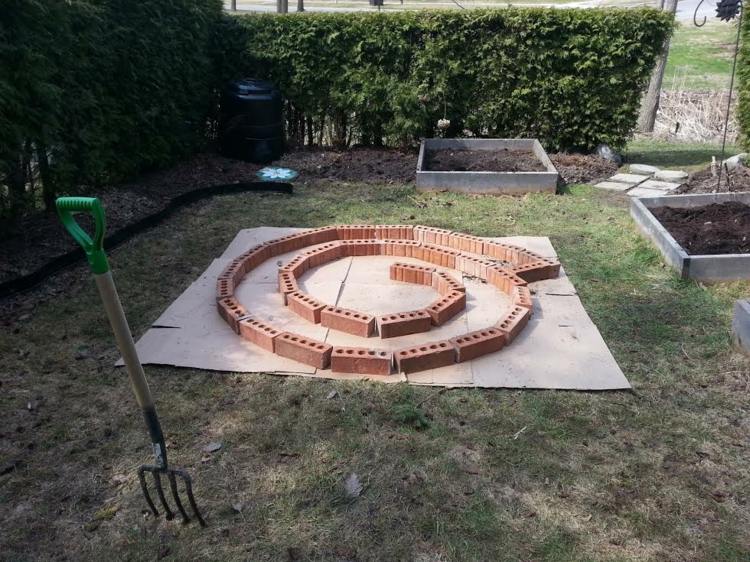 Herb-spiral-lay-brick-lay-backyard-design