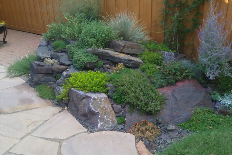 Herbal-spiral-create-natural-look-next-garden-path-nápady