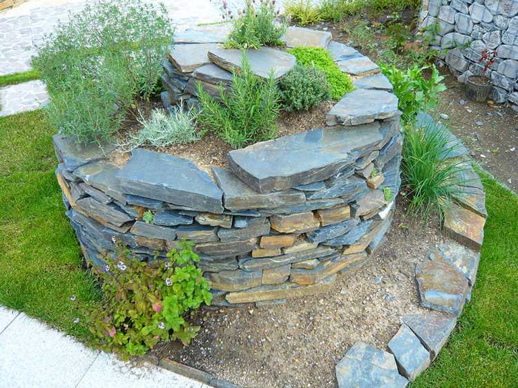 bylinková špirála výsadba tipy suchá technológia kamenných múrov