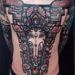 الصورة - وشم بارد على صدره للرجال - مثال 1065 tatufoto.ru