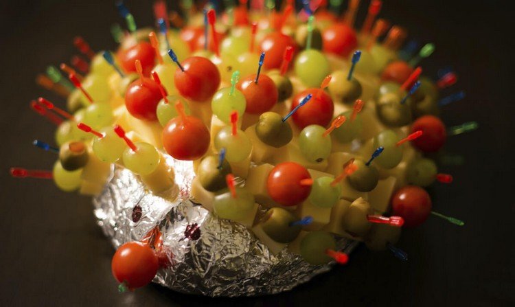 recepty na párty jedlá, vyrobte si syrových ježkov sami