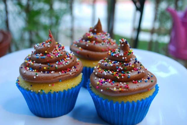 Príprava dezertných košíčkov čokoládová poleva