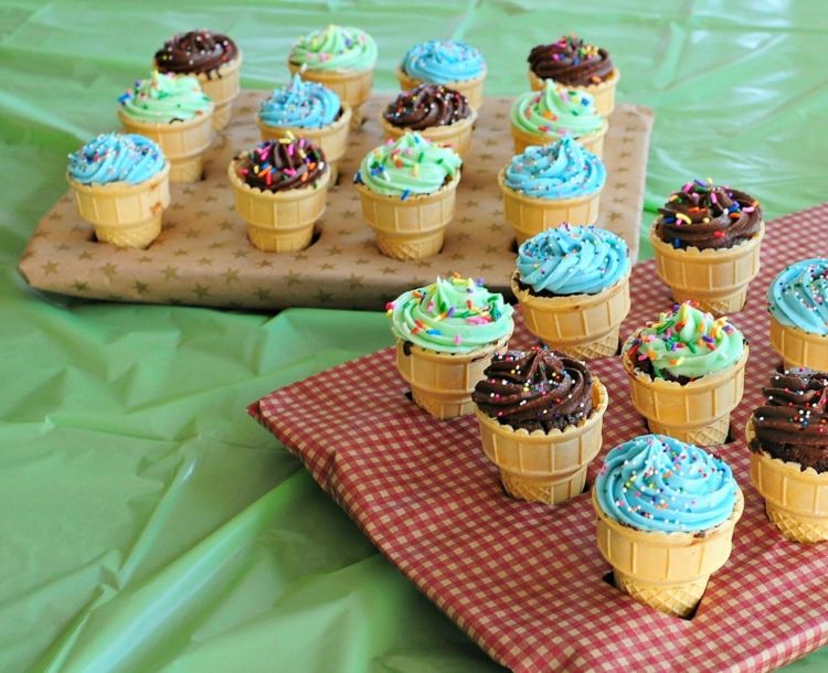 torta vo vaflovom pohári malé-krémovo-farebné-narodeniny