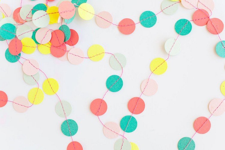 Návod, ako si vyrobiť tortovú girlandu sami, návod na šitie papiera