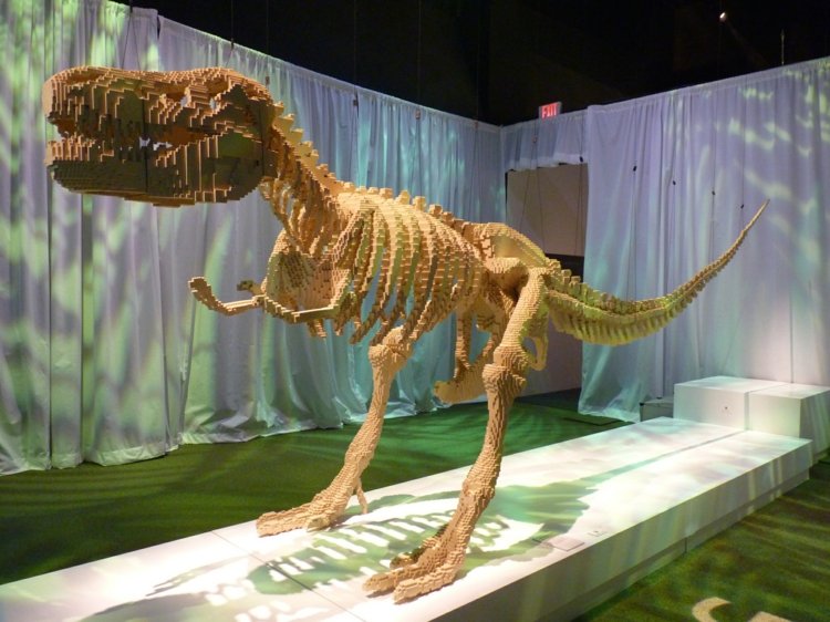 Detailné umenie build-art-out-of-lego-dinosaur-t-rex-kostra