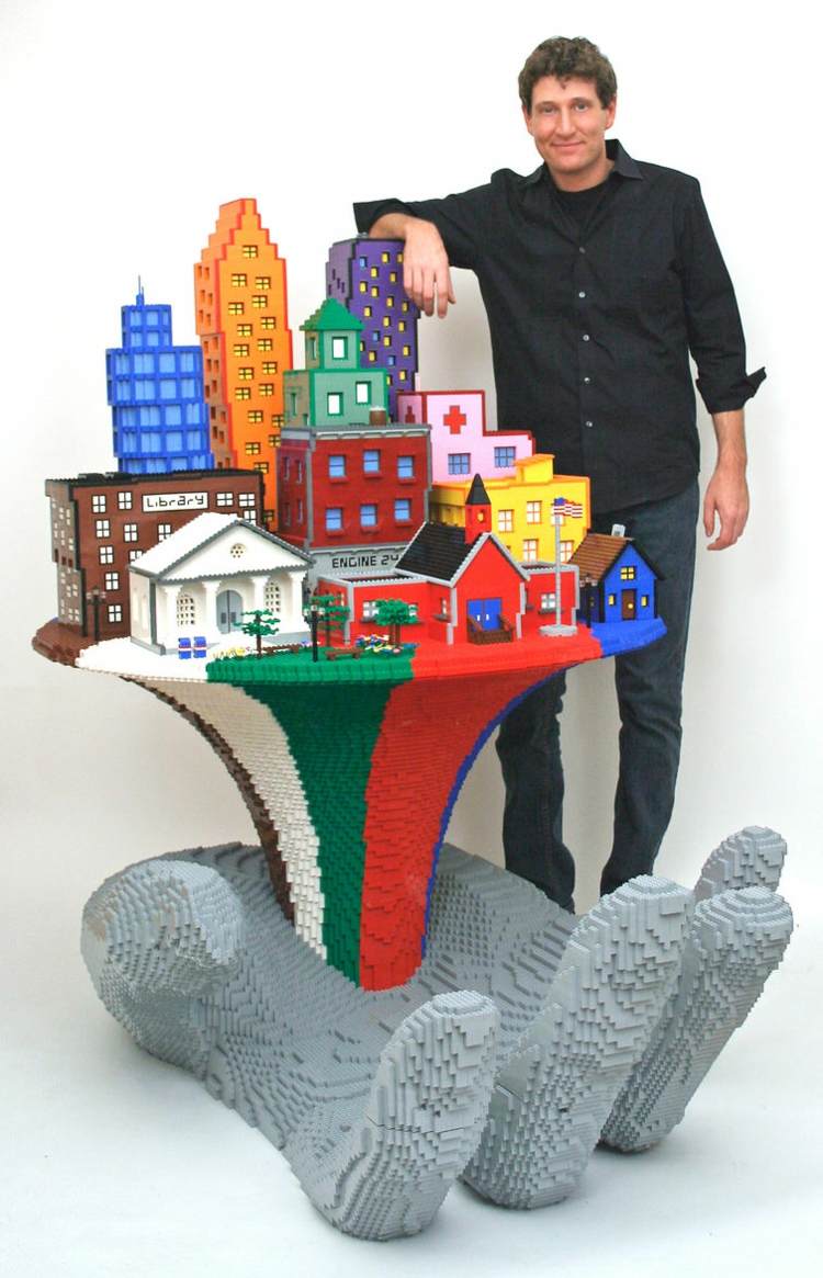 Mesto vyrobené z lega umenie-lego-mesto-téma-mrakodrap-ručne-farebné