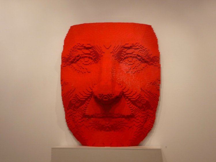 Lego tvár art-lego-maska-červený-úsmev-nathan-štýl-dizajn