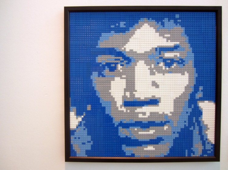 Zdobený portrét Jimmyho Hendrixa art-from-lego-jimmy-hendrix-picture-idea-pixel-optics