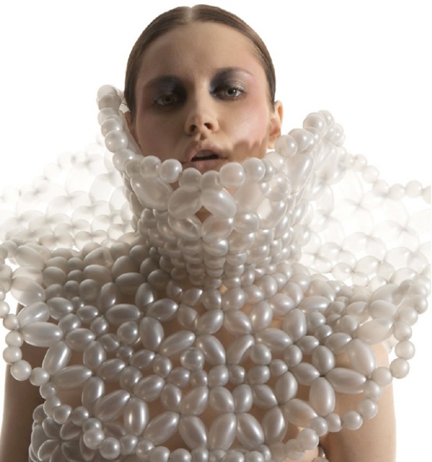 Šaty z módnych trendov si vyrobte samy z balónov