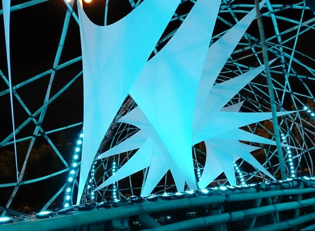 Bambusová umelecká socha v tvare hviezdy slnečnej plachty Umelecká socha slnečnej plachty v tvare hviezdy z bambusu