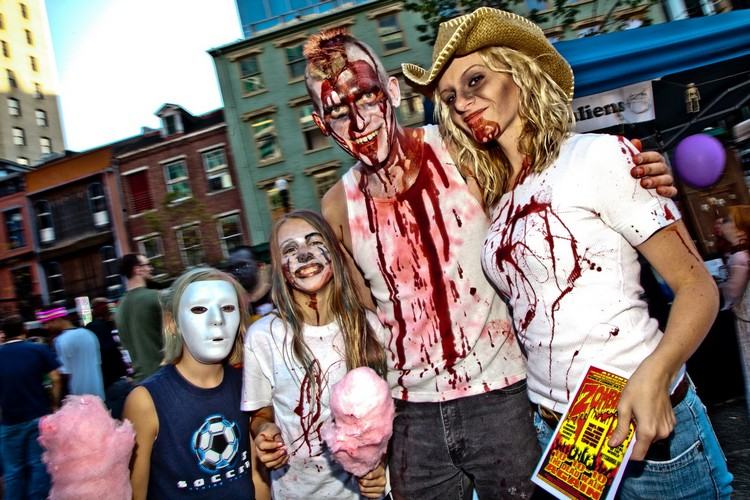 Kostýmy zombie zdobené falošnou krvou na Halloween Make-it-yourself-falošná krv-halloween-kostýmy-zombie-nápady