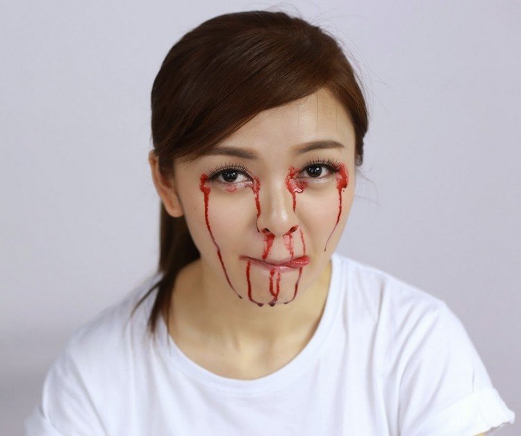 Vyrobte si jedlú falošnú krv sami - jednoduchý recept Vyrobte si falošnú krv sami -jedlý-make-up-recept-halloween
