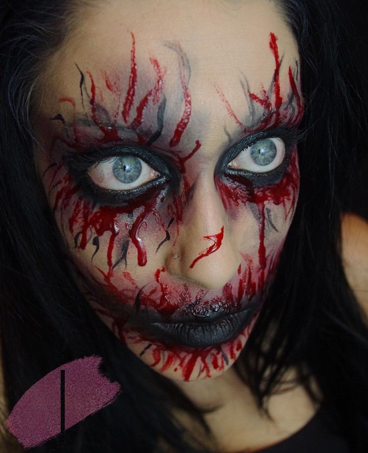 strašidelné halloweenske líčenie s čiernou farbou a falošnou krvou Make-up-falošná krv-urob si sám-krvavé linky-čierna-ústa