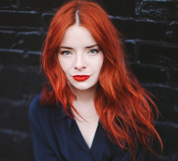 trendy v medených vlasoch-červené-intenzívne-dlhé-vlasy-rúže-20016