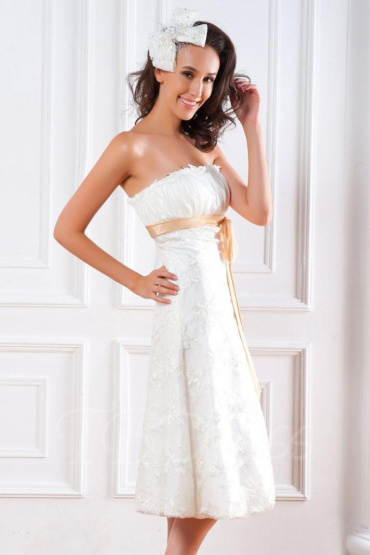 krátke svadobné šaty ženské-opasok-stuha-zlaté-mašľa-vlasy