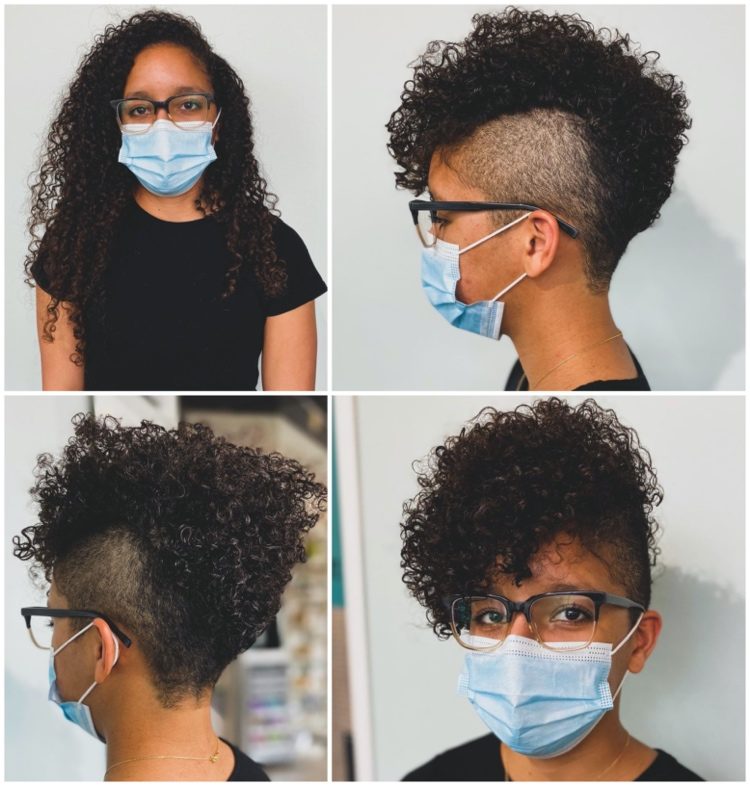 Účes Mohawk na prírodných kučerách s oholenými stranami