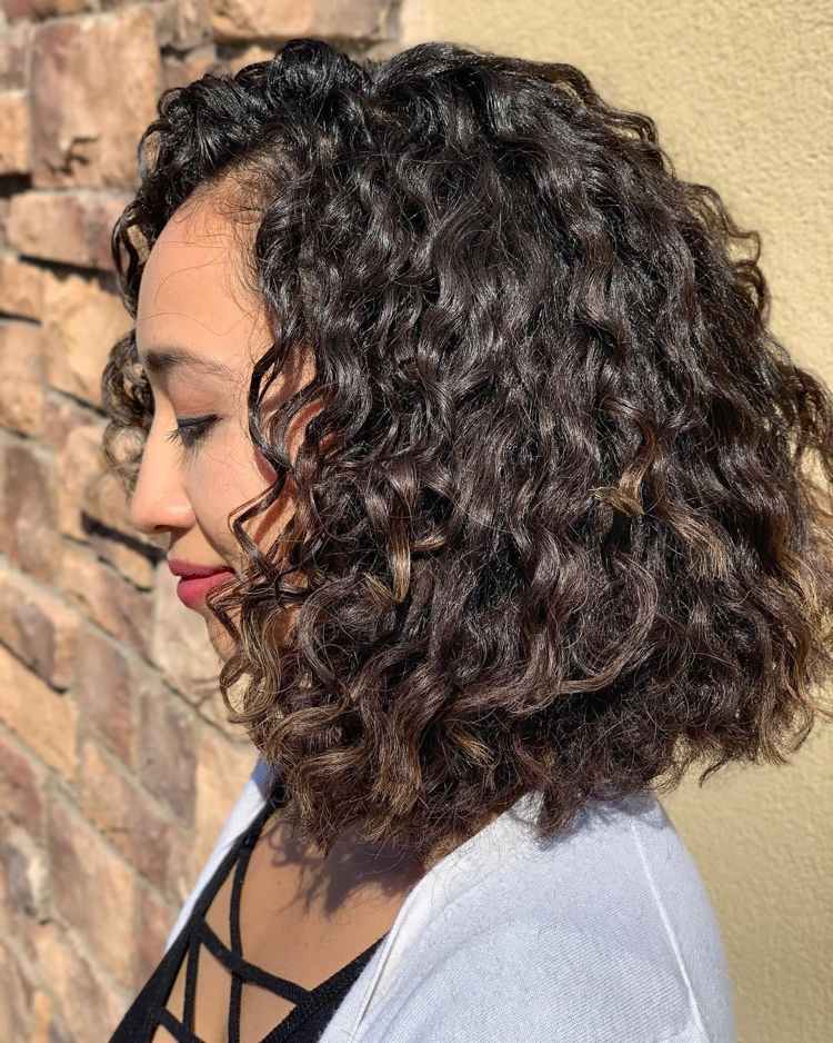 kučery dlhé bob asymetrické