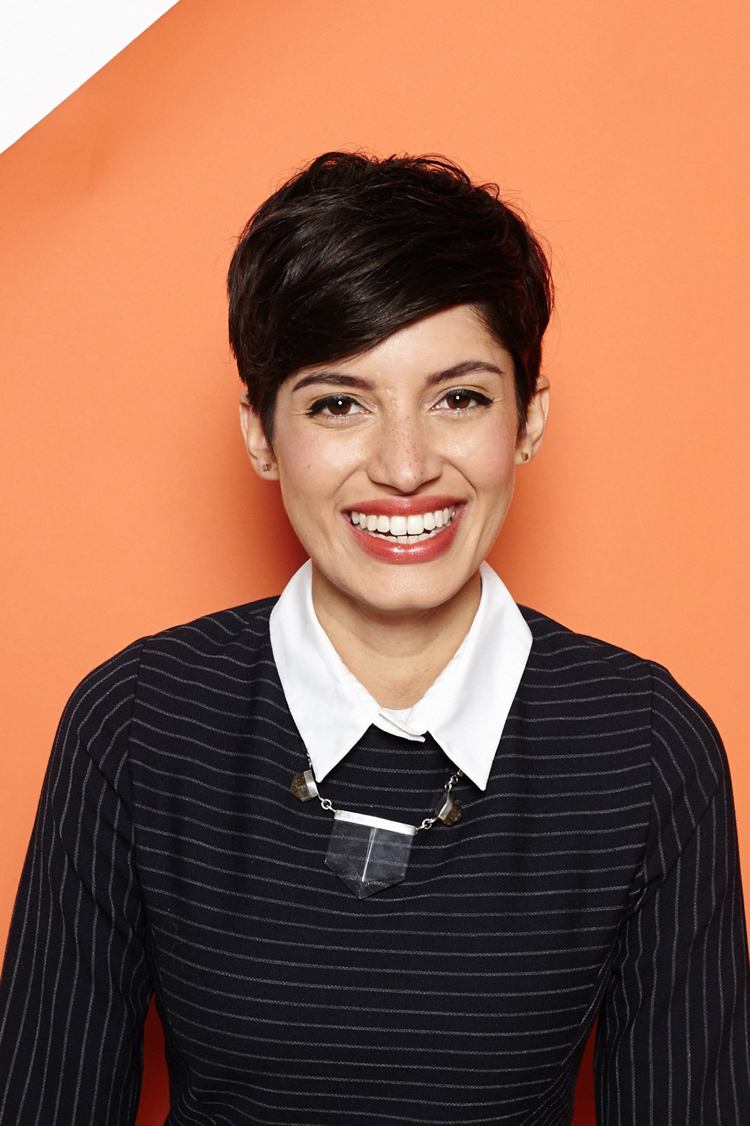 krátke vlasy-návod na styling-pixie-objem-prírodný