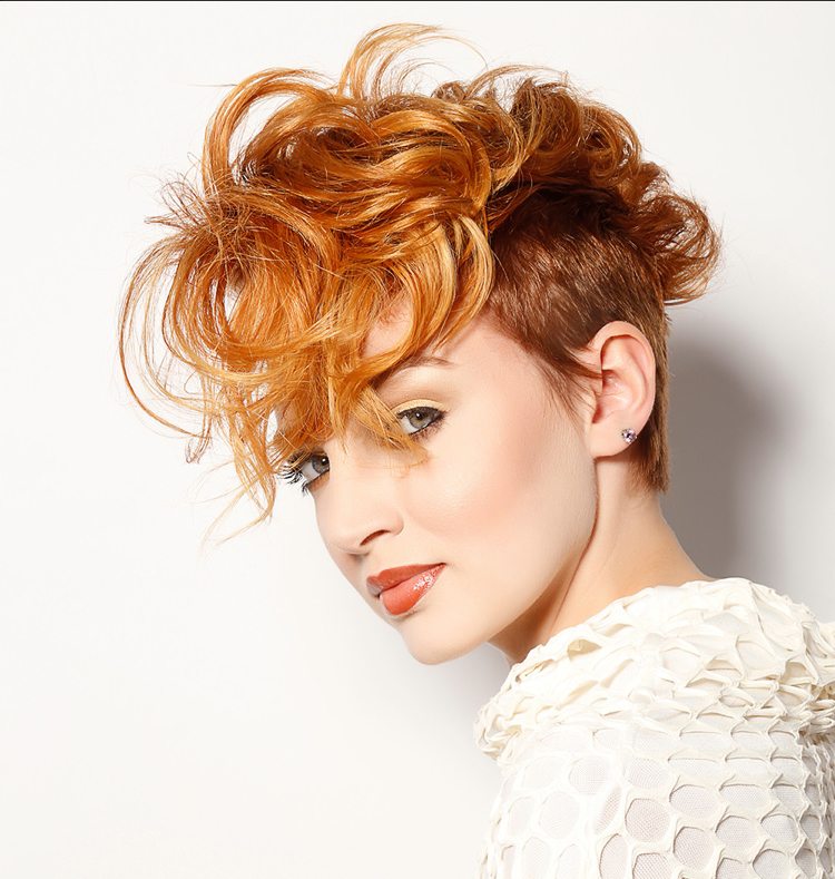 krátke vlasy-štýly-podrezané-sidecut-pixie-farba-oranžová