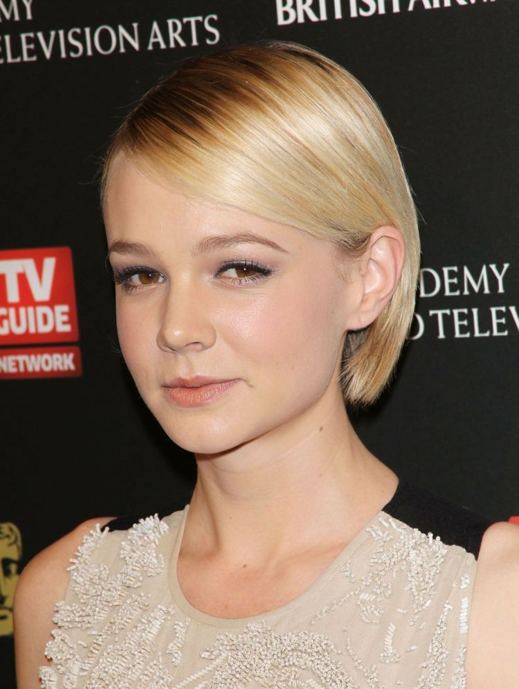 Carey mulligan bob strih elegantné bočné delenie po bradu