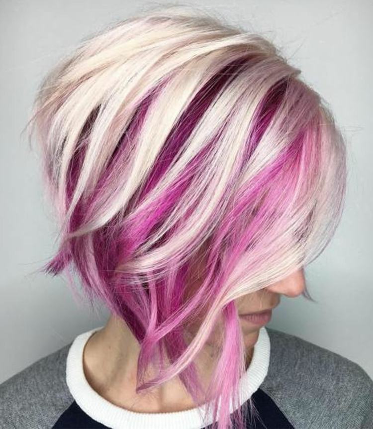 asymetrický krátky strih s balayage ružovými trendmi 2018