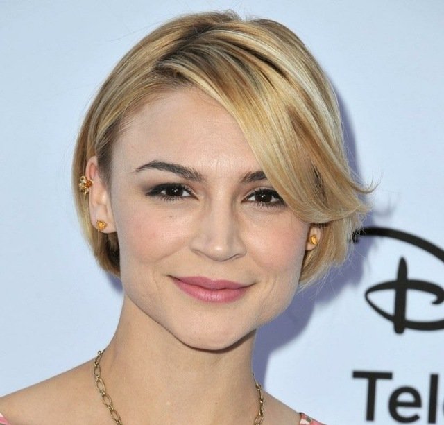 Účesy ostrihané na vlasy hladký bob