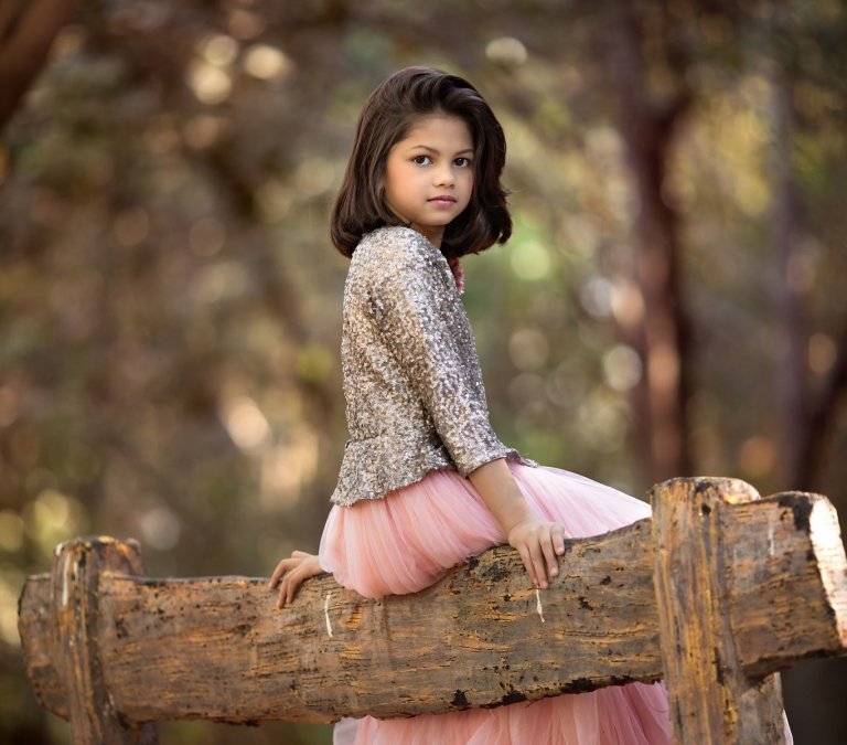 Detský strih dievčat stredne dlhé obrázky krátkych vlasov detské účesy