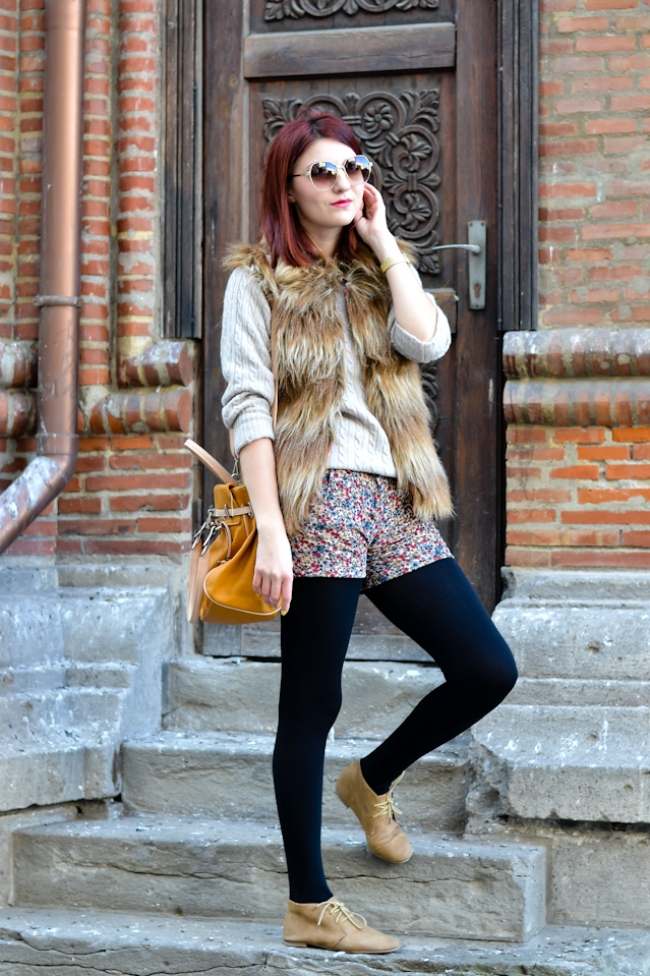 ležérne-kombinované-vesty-umelé kožušiny-boho-look-krátke-plážové šortky-kožené topánky