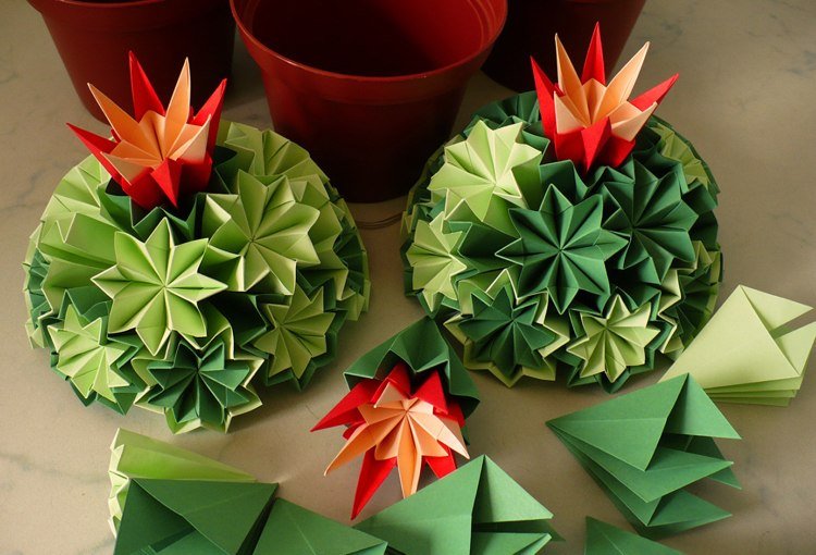 Kusudama Venuša kaktus zelené červené kvety