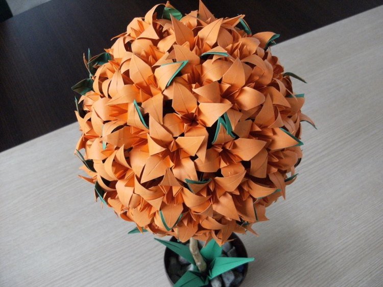 Kusudama Lilies Orange