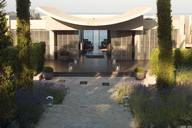 La Réserve Ramatuelle Design Hotel vchod do borovicového levandule