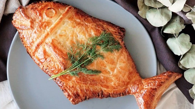 Losos na vianoce v recepte z lístkového cesta