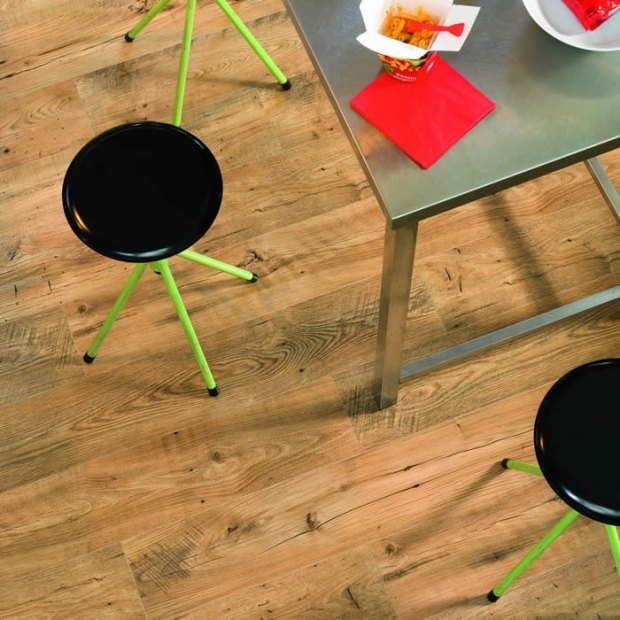 Pokladanie parkiet alebo laminátu - tipy na nákup podlahových krytín