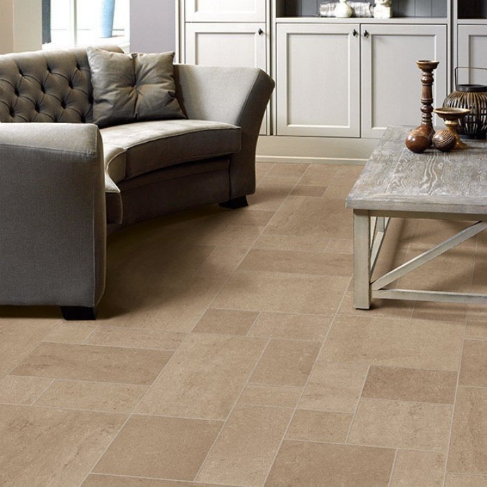 béžová keramická laminátová dlažba v béžovej farbe do obývačky EXQ1555 laminát v dlaždiciach vzhľad quick-step-Exquisa-keramicko-béžová-obývacia izba-EXQ1555