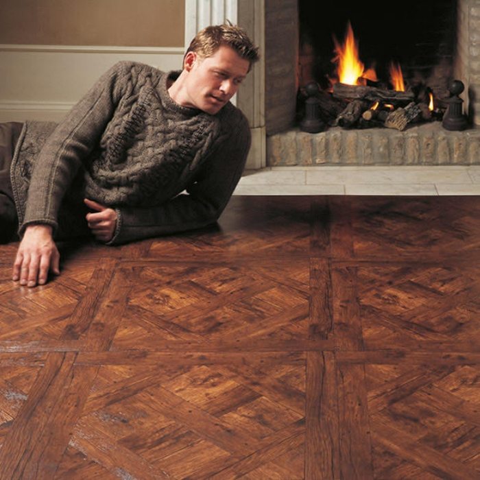 Laminátová podlaha Versailles v dubovom vzhľade - UF1155 laminát-dlaždice-vzhľad-rýchly-krok-Versailles-svetlý-dub-UF1155