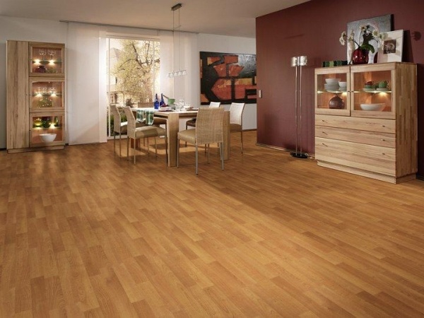 jedáleň z dubových parkiet