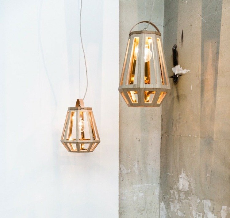 Lampa je k dispozícii v dvoch dĺžkach žiarovky dizajn drevená dekorácia interiéru svetelné káble