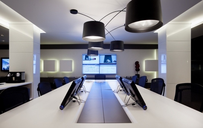 Stolná lampa Twiggy lakovaná kompozitným materiálom vybavená predlžovacou tyčou Stolná lampa Twiggy-lakovaná, vybavená predlžovacou tyčou