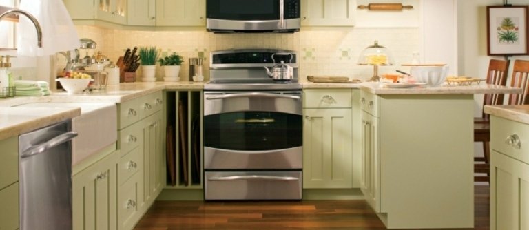 Kuchyňa má svetlo zelený odtieň kuchyňa vidiecky štýl zelená myšlienka moderná rúra prostredie teplé