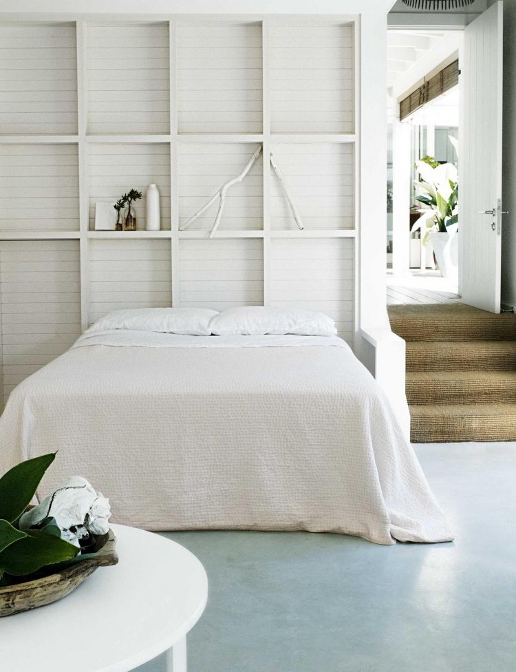 oddeľovač vidieckeho štýlu-spálňa-biele-nápady-biela-izba-čelo postele-drevo