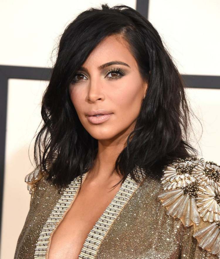 Nadčasový dlhý bob účes pristane každej žene dlhý bob tmavohnedá-šikmá-ofina-objem-kim-kardashian