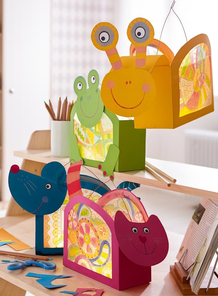 Vyrobte si svoj vlastný lampáš-drôt-rúčka-fólia-mačka-slon-nožnice-ceruzka-slimák-žaba-papier-farebný