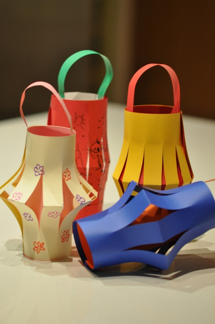 Vyrobte si svoj vlastný lampiónový lúč lampáš-papier-vzor-farba-kvety-farebný